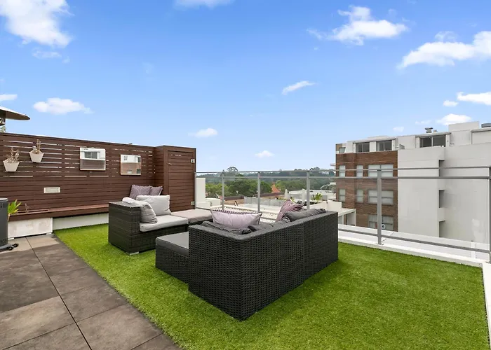 1 Bedroom With Rooftop Terrace-Alice72 Self Catering