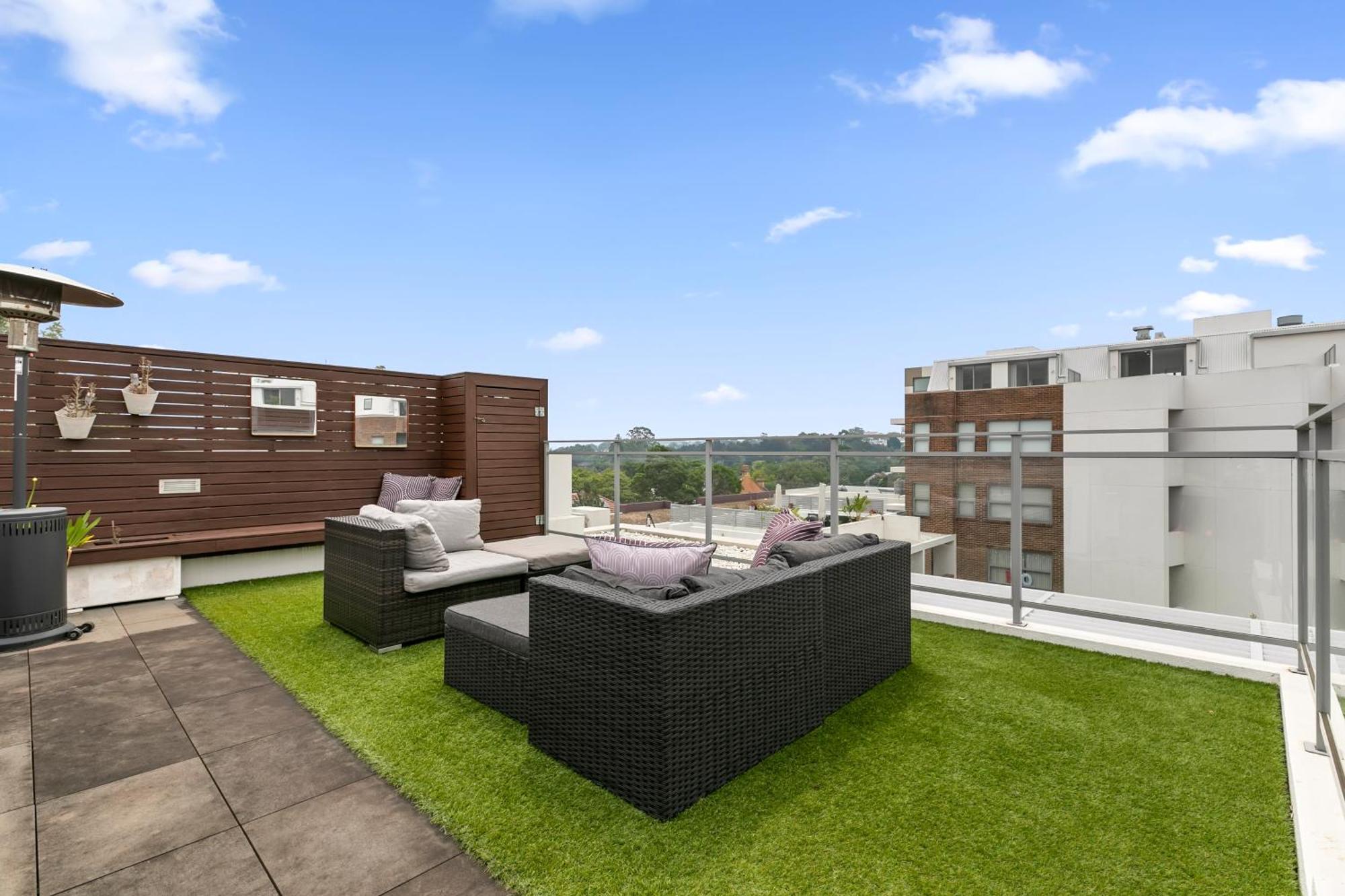 1 Bedroom With Rooftop Terrace-alice72 Self Catering Apartment